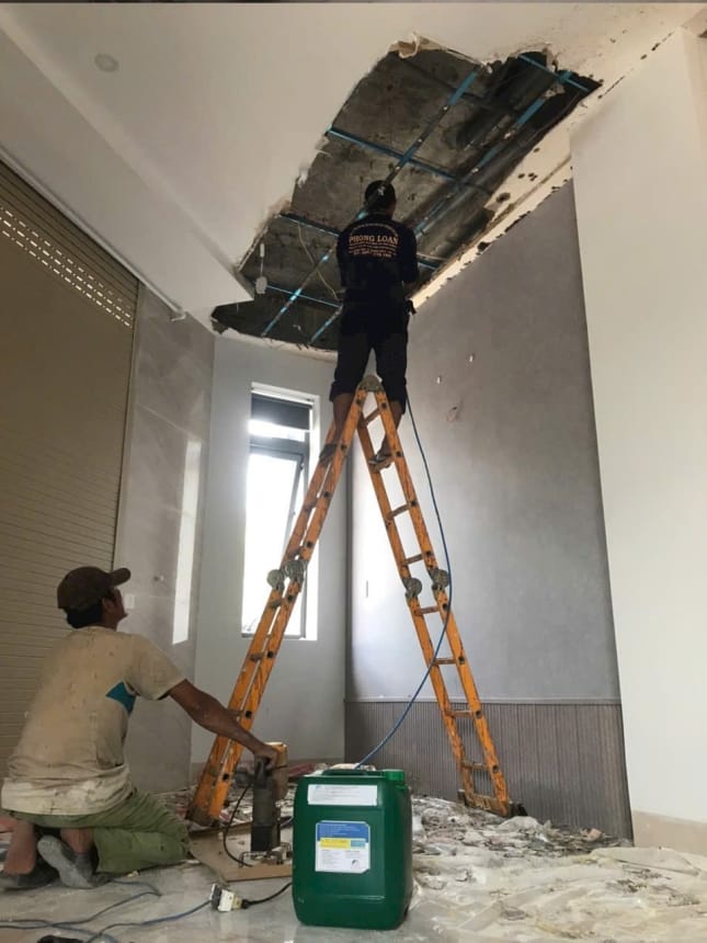 Thi-cong-chong-tham-nha-ve-sinh-suanha24h.vn