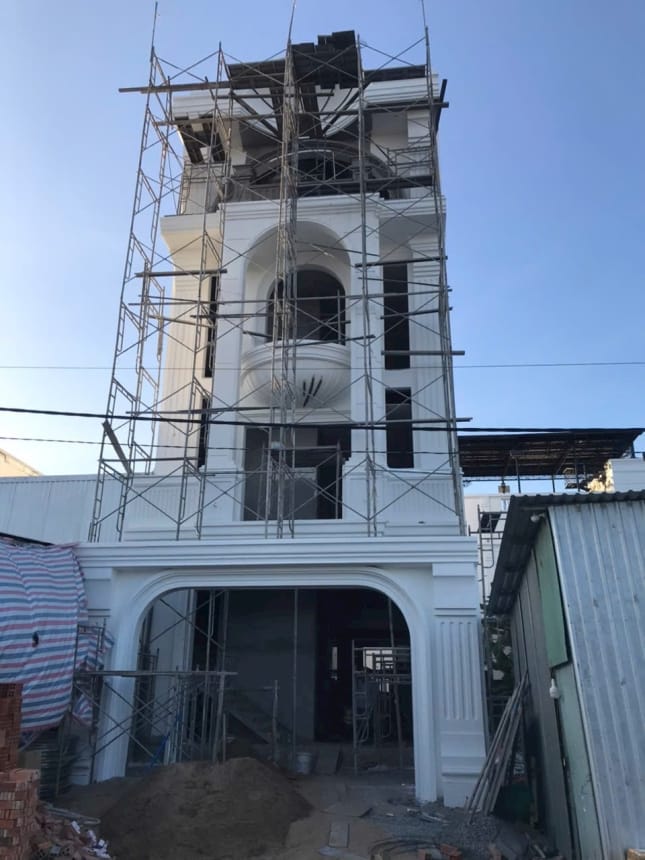 Thi-cong-chong-tham-nha-xay-moi-suanha24h.vn