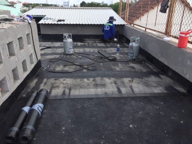 Thi-cong-chong-tham-san-thuong-suanha24h.vn