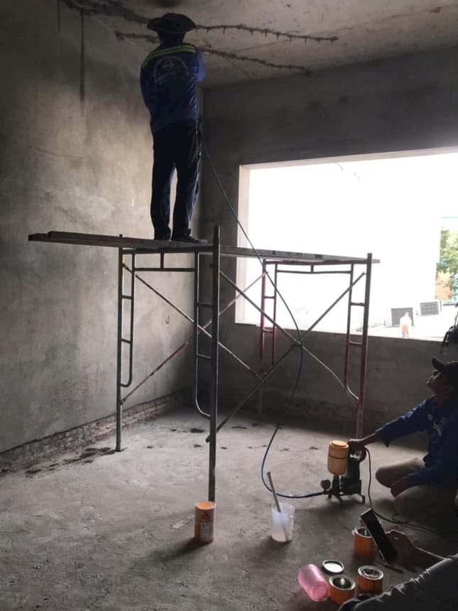 Thi-cong-chong-tham-tran-nha-suanha24h.vn